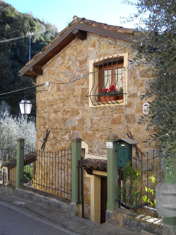 Lo Scoiattolo Villa Ventimiglia Buitenkant foto